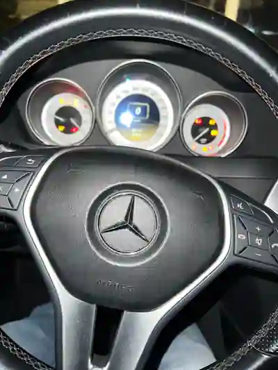 Mercedes-Benz C 220 2011 - 11000 EUR, 290000 km - AUTO.MOTO.pt - 290000km - foto 11 de 11