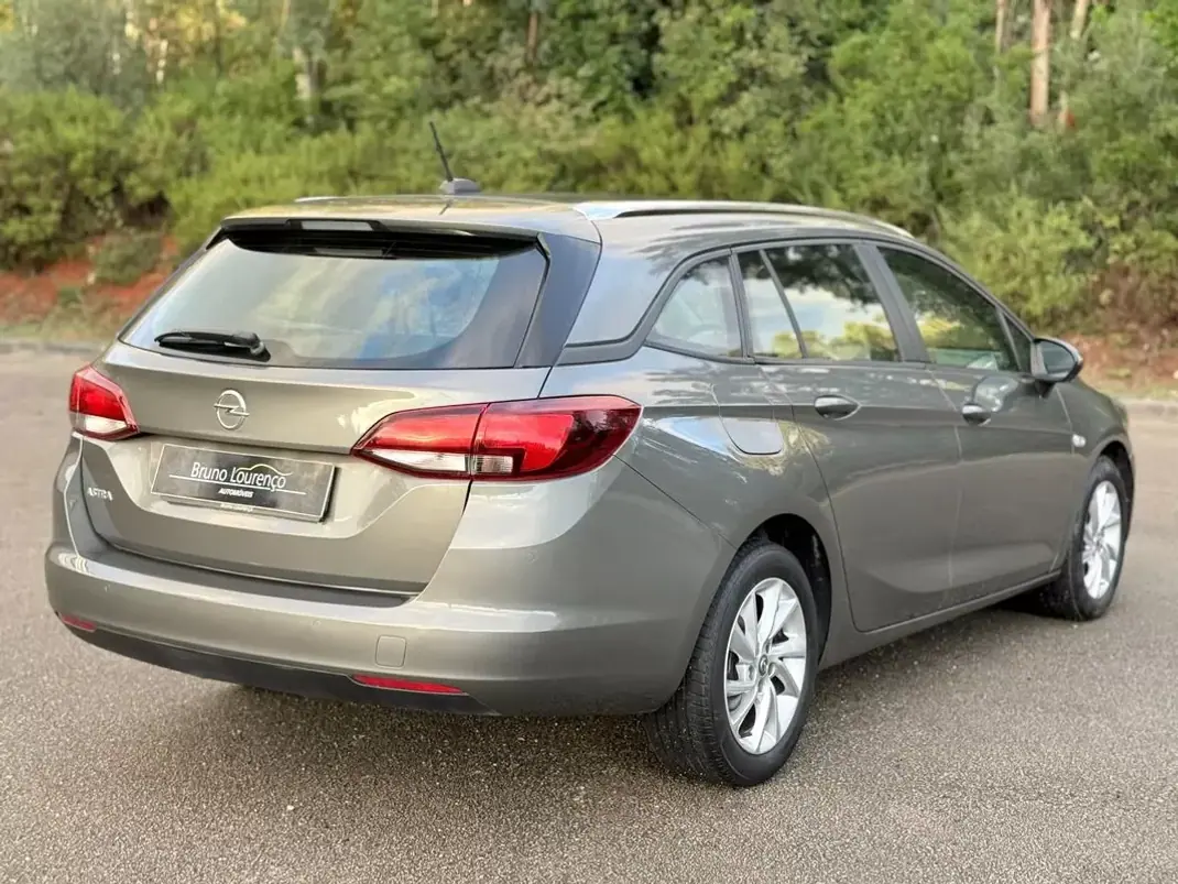 Opel Astra Sports Tourer 2019 - 11900 EUR, 128400 km - AUTO.MOTO.pt - 128400km - foto 5 de 10