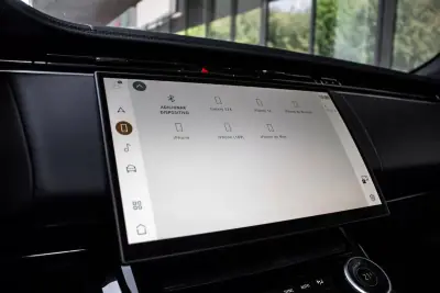 Land Rover Range Rover Sport 2023 - 83990 EUR, 131215 km - AUTO.MOTO.pt - 131215km - foto 40 de 46