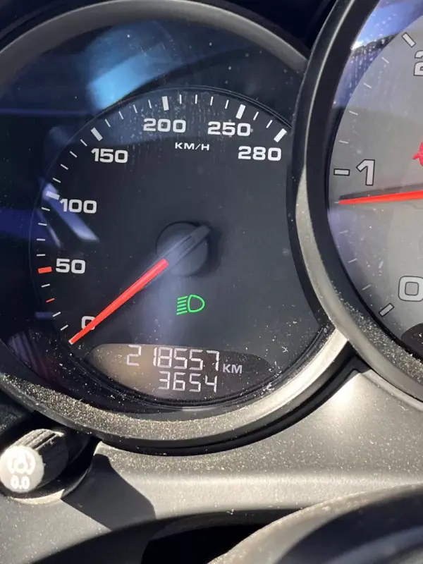Porsche Macan 2014 - 39000 EUR, 218500 km - AUTO.MOTO.pt - 218500km - foto 35 de 37