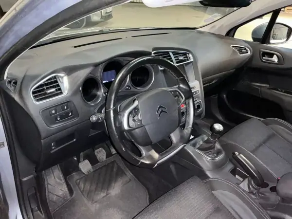 Citroën C4 2017 - 9690 EUR, 90951 km - AUTO.MOTO.pt - 90951km - foto 7 de 11