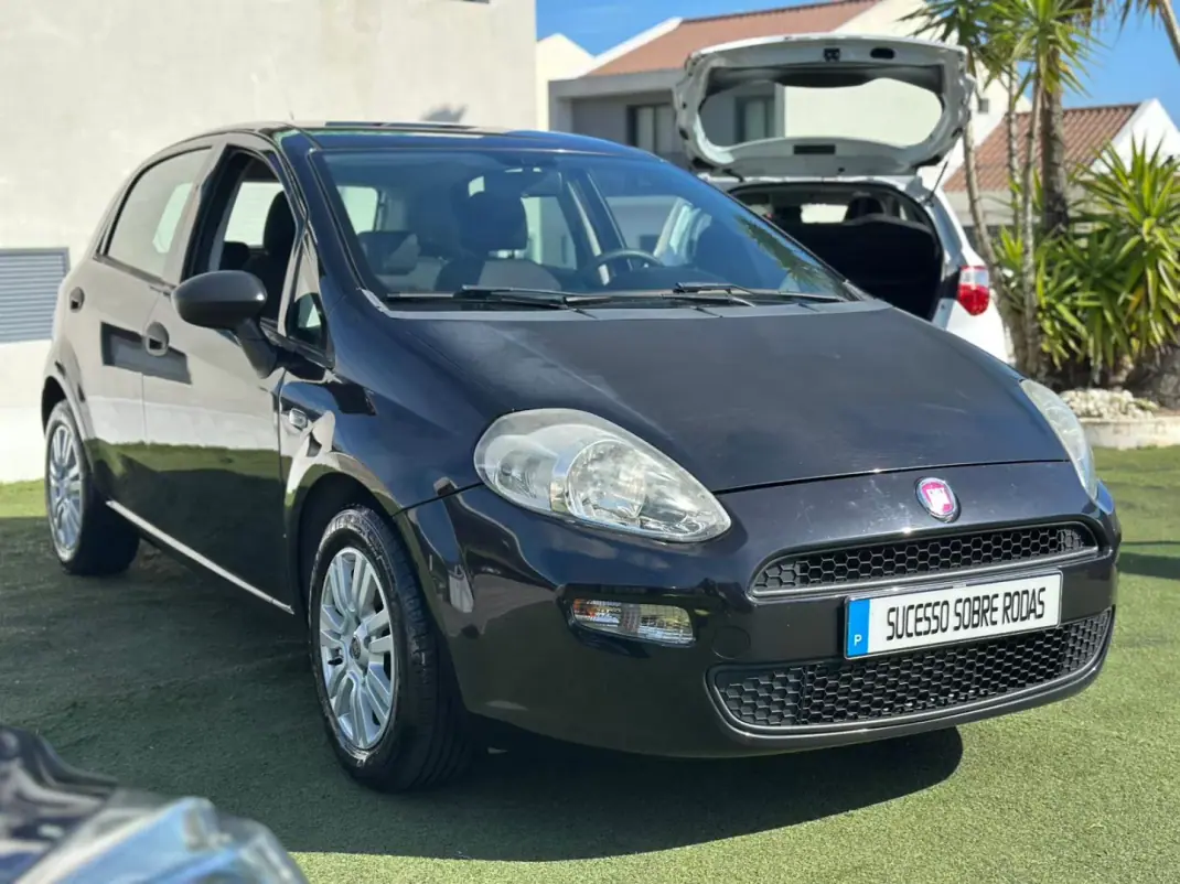 Fiat Punto 2018 - 10990 EUR, 83900 km - AUTO.MOTO.pt - 83900km - foto 3 de 20