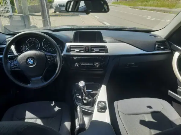 BMW 318 2013 - 14900 EUR, 184100 km - AUTO.MOTO.pt - 184100km - foto 15 de 38