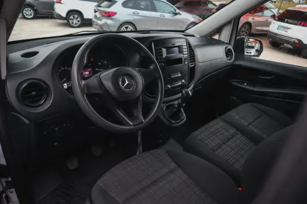 Mercedes-Benz Citan 109 CDI Longa Crew 2019 - 17880 EUR, 141000 km - AUTO.MOTO.pt - 141000km - foto 2 de 15