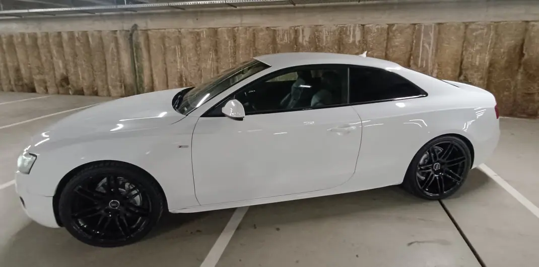 Audi A5 2010 - 15750 EUR, 276000 km - AUTO.MOTO.pt - 276000km - foto 1 de 19