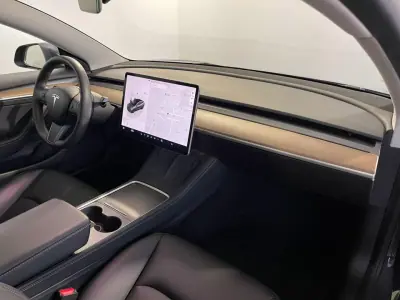 Tesla Model 3 2022 - 29500 EUR, 56000 km - AUTO.MOTO.pt - 56000km - foto 18 de 42