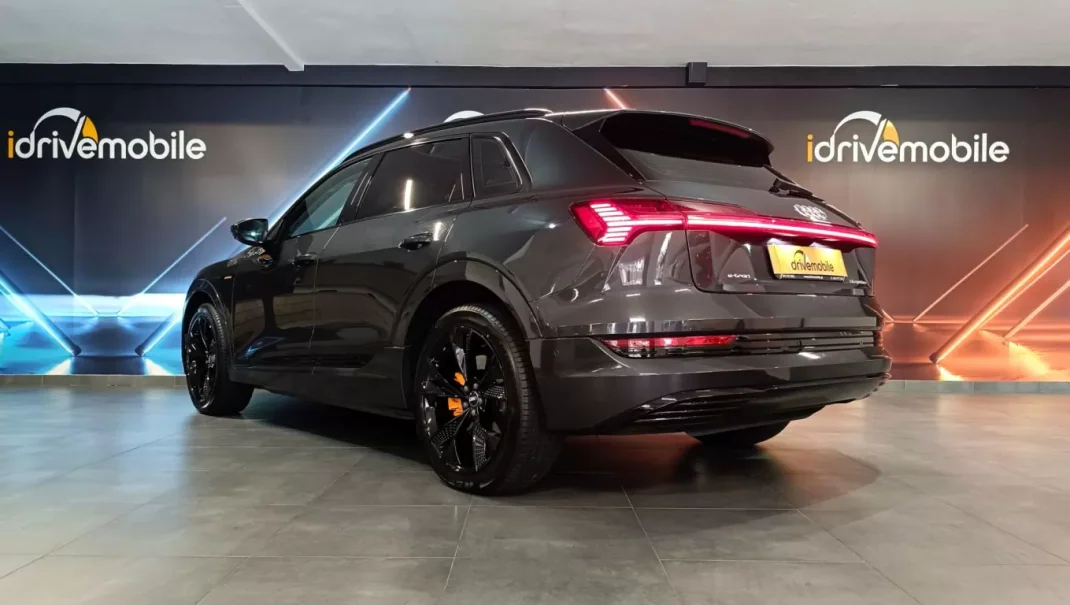 Audi e-tron 2019 - 42900 EUR, 78950 km - AUTO.MOTO.pt - 78950km - foto 15 de 58