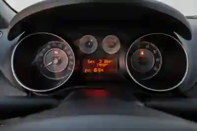 Fiat Punto 2018 - 7800 EUR, 77000 km - AUTO.MOTO.pt - 77000km - foto 4 de 5