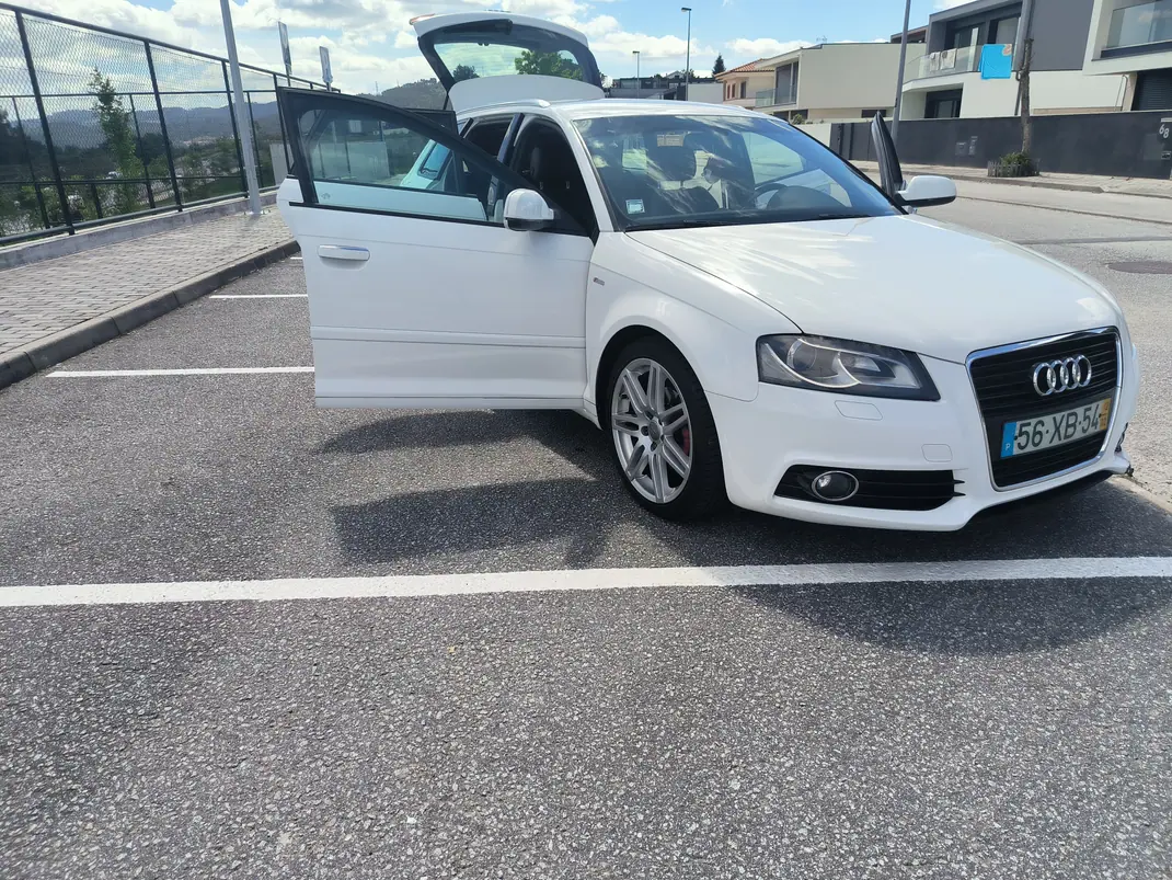 Audi A3 Sportback 2012 - 12500 EUR, 205100 km - AUTO.MOTO.pt - 205100km - foto 5 de 19