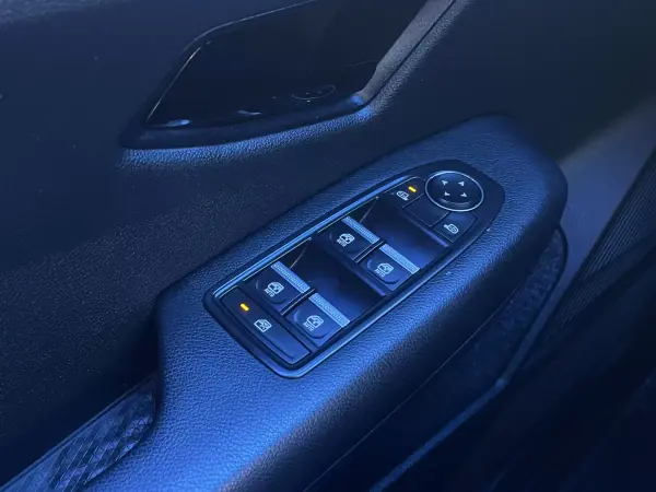 Renault Mégane E-Tech 2022 - 23900 EUR, 75483 km - AUTO.MOTO.pt - 75483km - foto 26 de 30