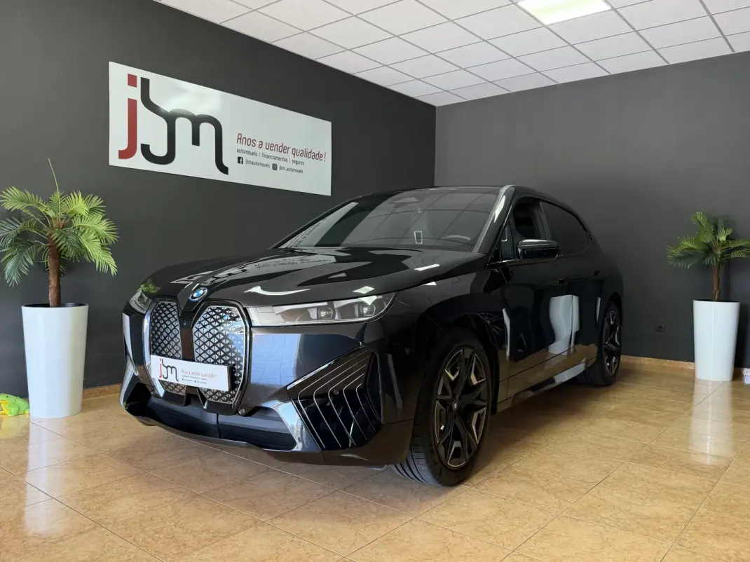 BMW iX 2023 - 58990 EUR, 72846 km - AUTO.MOTO.pt - 72846km - foto 1 de 22