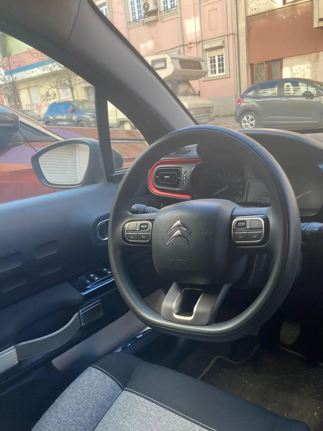 Citroën C3 2020 - 10750 EUR, 92000 km - AUTO.MOTO.pt - 92000km - foto 10 de 10