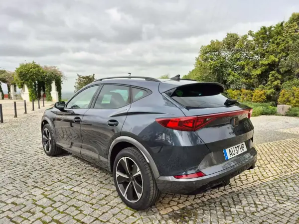 Cupra Formentor 2022 - 28900 EUR, 110907 km - AUTO.MOTO.pt - 110907km - foto 4 de 24