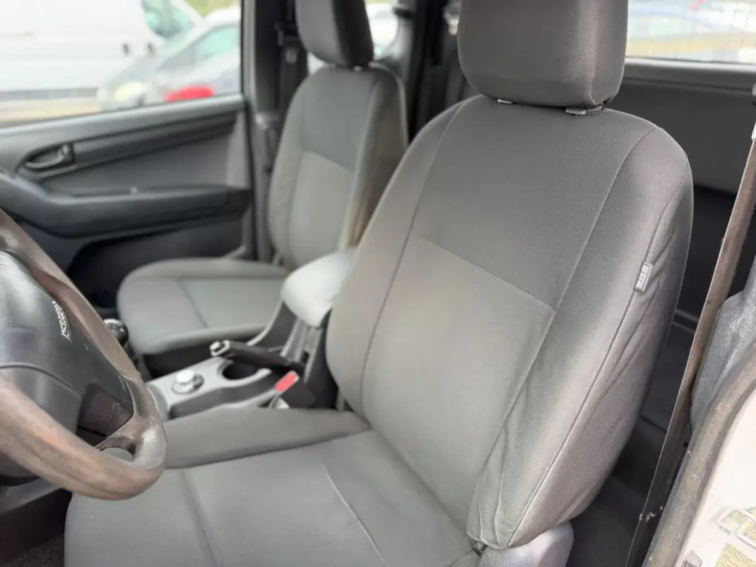 Isuzu 2018 - 18900 EUR, 83988 km - AUTO.MOTO.pt - 83988km - foto 13 de 15