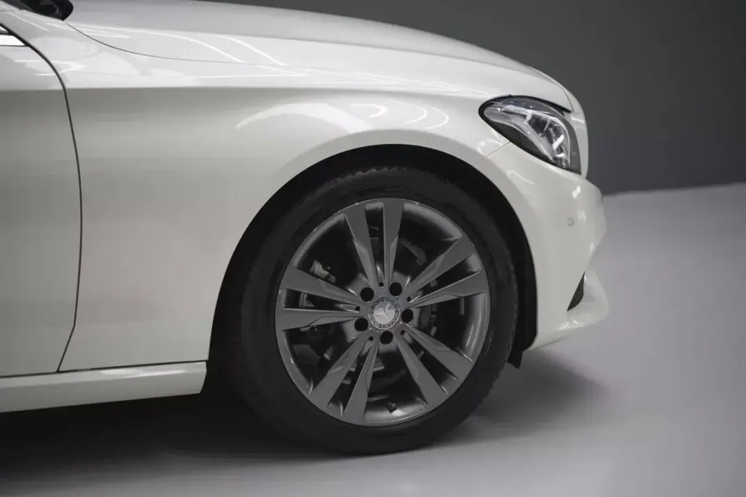 Mercedes-Benz C 220 2017 - 26850 EUR, 184333 km - AUTO.MOTO.pt - 184333km - foto 5 de 17