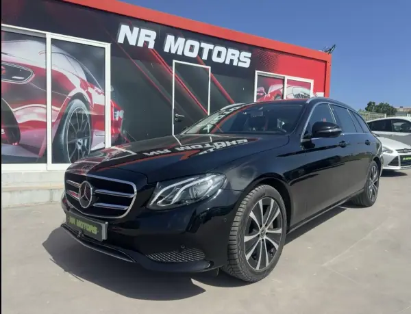 Mercedes-Benz E 300 2020 - 31947 EUR, 131000 km - AUTO.MOTO.pt - 131000km - foto 2 de 20