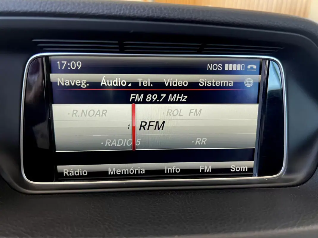 Mercedes-Benz E 220 2015 - 24999 EUR, 161900 km - AUTO.MOTO.pt - 161900km - foto 133 de 135