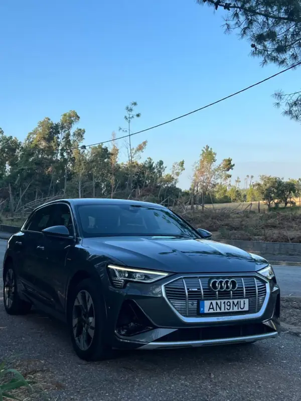 Audi e-tron 2022 - 34750 EUR, 131000 km - AUTO.MOTO.pt - 131000km - foto 11 de 50