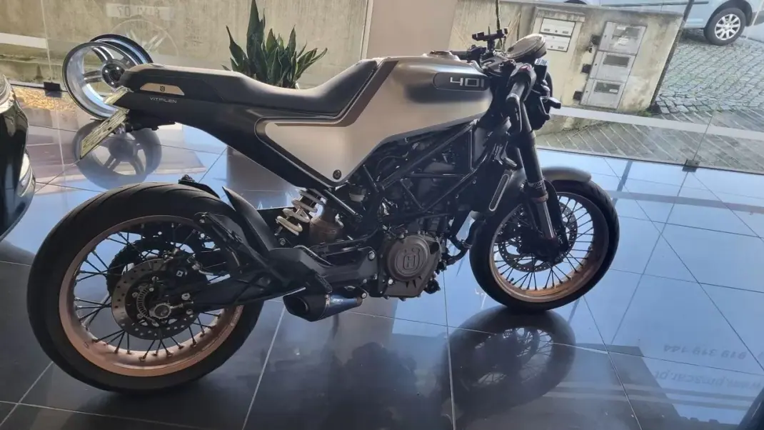 Husqvarna 701 Enduro 2020 - 3500 EUR, 13603 km - AUTO.MOTO.pt - 13603km - foto 1 de 9