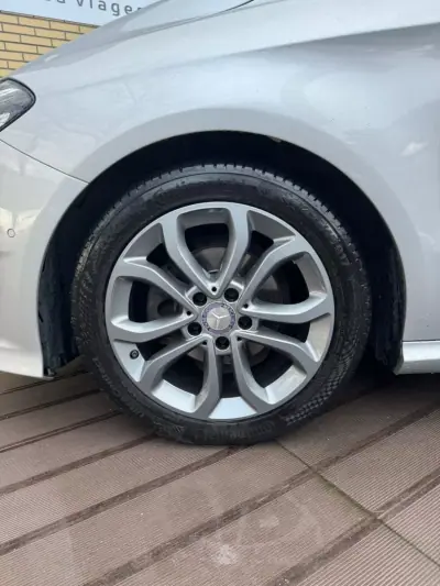 Mercedes-Benz B 180 2015 - 13500 EUR, 189400 km - AUTO.MOTO.pt - 189400km - foto 15 de 16