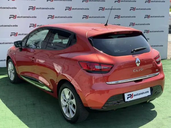 Renault Clio 2018 - 9990 EUR, 156000 km - AUTO.MOTO.pt - 156000km - foto 5 de 18