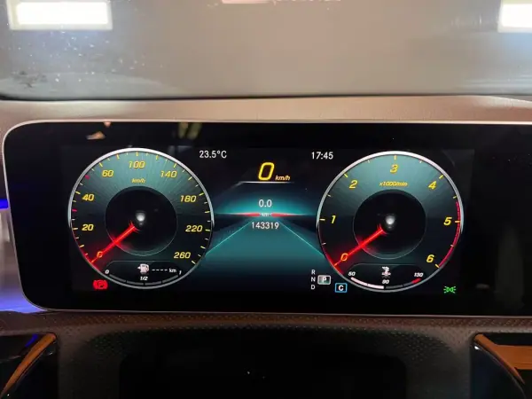 Mercedes-Benz A 180 2018 - 21490 EUR, 143319 km - AUTO.MOTO.pt - 143319km - foto 5 de 24