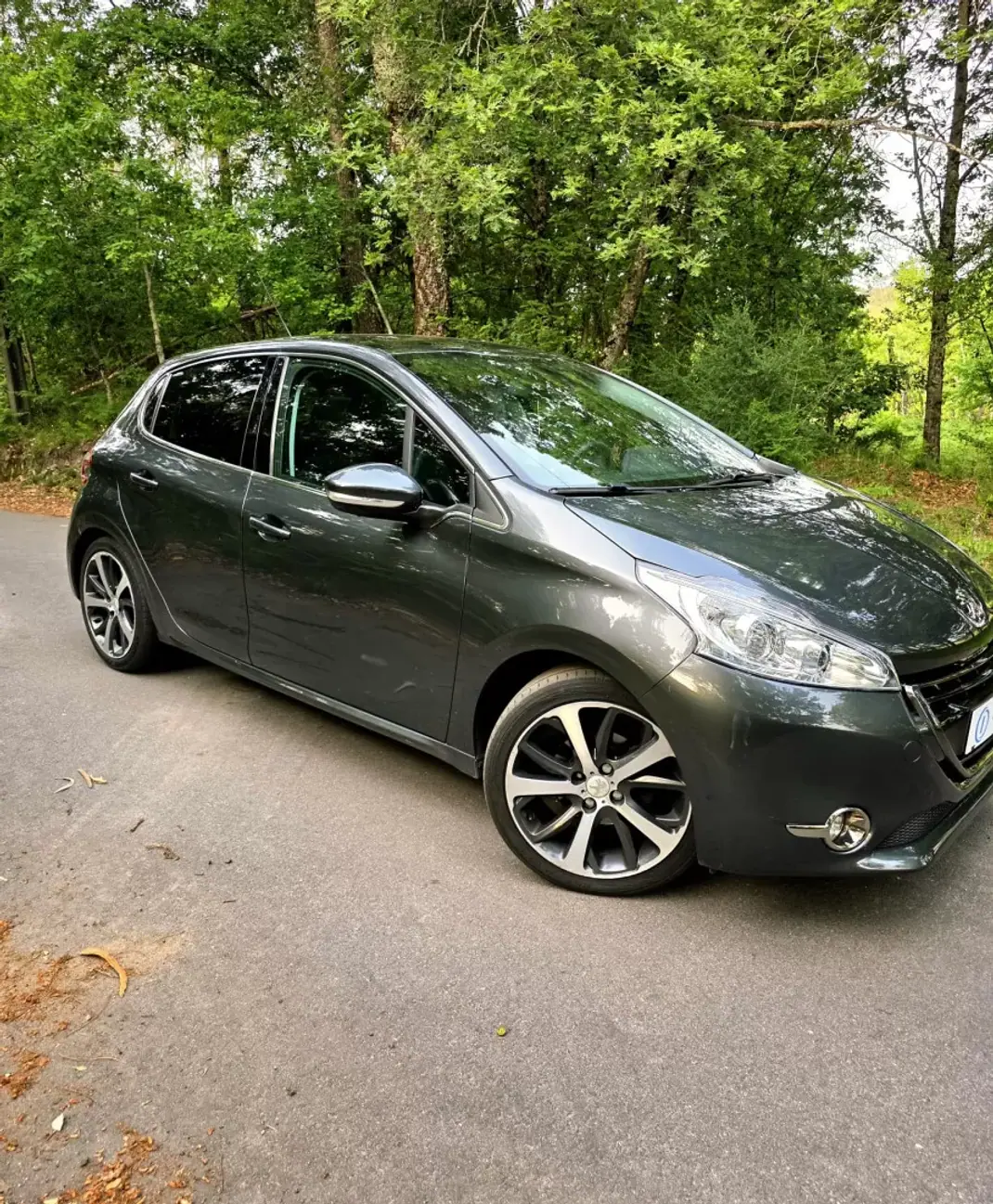 Peugeot 208 2012 - 8990 EUR, 124000 km - AUTO.MOTO.pt - 124000km - foto 11 de 25