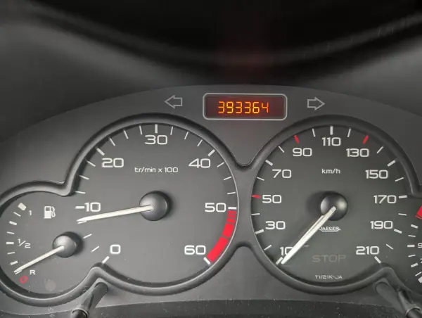 Peugeot 206 Van 1.4 HDi 2005 - 1750 EUR, 393364 km - AUTO.MOTO.pt - 393364km - foto 16 de 16