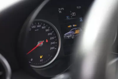 Mercedes-Benz C 180 2019 - 21900 EUR, 186430 km - AUTO.MOTO.pt - 186430km - foto 18 de 36