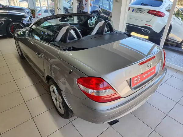 Mercedes-Benz SLK 200 2004 - 10950 EUR, 251000 km - AUTO.MOTO.pt - 251000km - foto 8 de 35