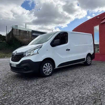 Renault TRAFIC 1.6 DCI GRAND COMFORT 2018 - 13500 EUR, 204000 km - AUTO.MOTO.pt - 204000km - foto 2 de 14