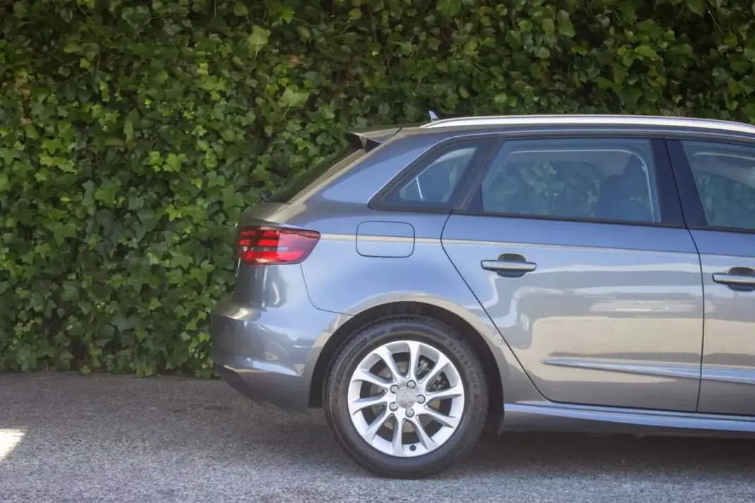 Audi A3 Sportback 2015 - 15900 EUR, 100000 km - AUTO.MOTO.pt - 100000km - foto 4 de 16