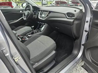 Opel Grandland X 2020 - 18800 EUR, 53900 km - AUTO.MOTO.pt - 53900km - foto 12 de 41