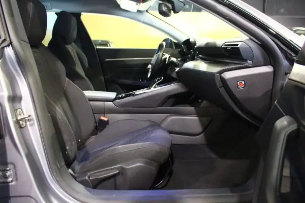 Peugeot 508 SW 2021 - 15250 EUR, 157000 km - AUTO.MOTO.pt - 157000km - foto 9 de 31