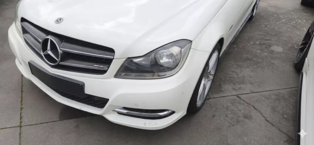 Mercedes-Benz C 250 2011 - 18900 EUR, 145876 km - AUTO.MOTO.pt - 145876km - foto 6 de 9