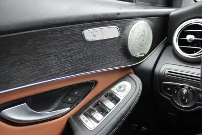 Mercedes-Benz GLC 300 2020 - 36900 EUR, 148682 km - AUTO.MOTO.pt - 148682km - foto 27 de 30