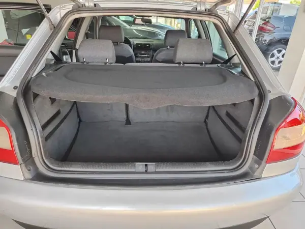 Audi A3 2002 - 5250 EUR, 330000 km - AUTO.MOTO.pt - 330000km - foto 17 de 32