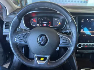 Renault Mégane 2021 - 19900 EUR, 72500 km - AUTO.MOTO.pt - 72500km - foto 11 de 25