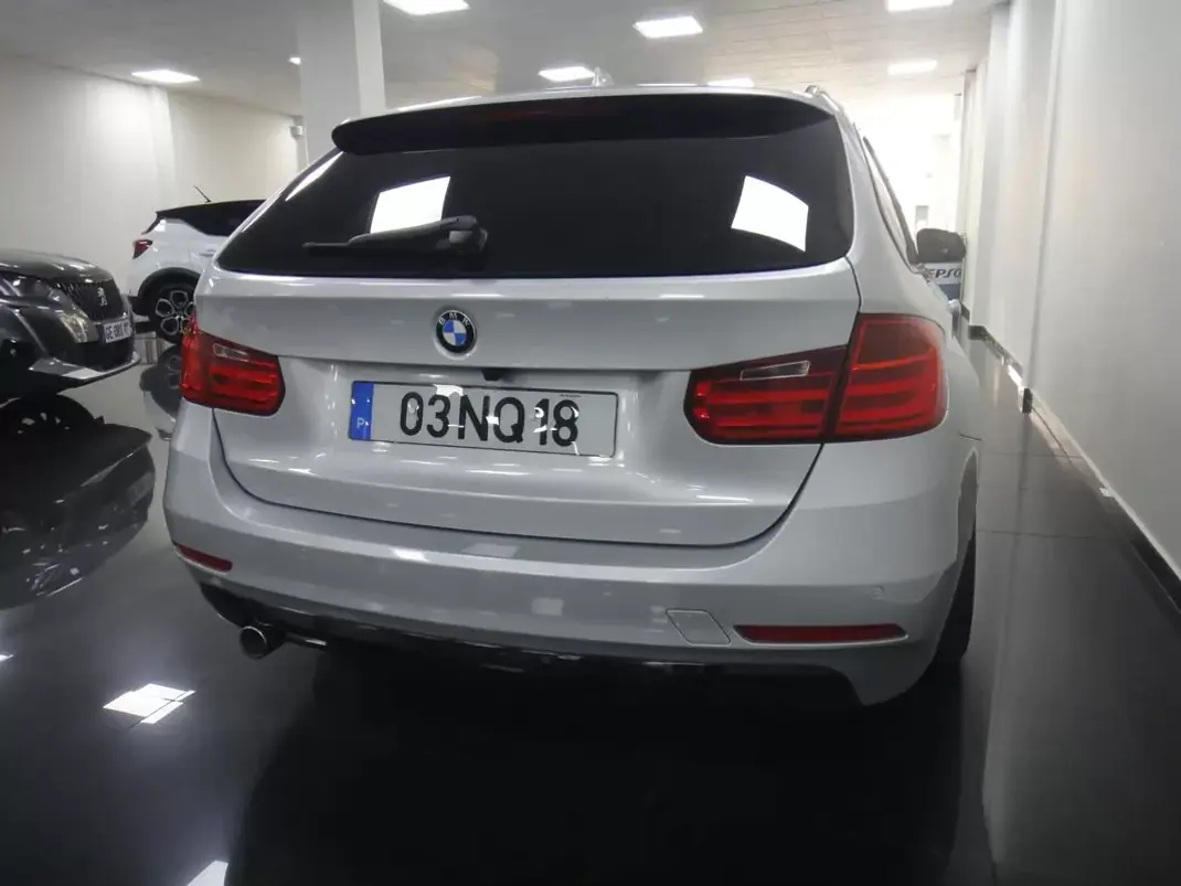 BMW 318 2013 - 13990 EUR, 157000 km - AUTO.MOTO.pt - 157000km - foto 7 de 27