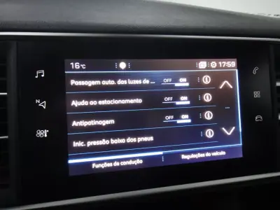 Peugeot 308 2020 - 14990 EUR, 60000 km - AUTO.MOTO.pt - 60000km - foto 30 de 33
