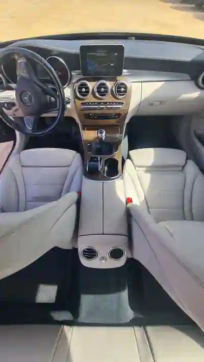 Mercedes-Benz C 180 2018 - 17990 EUR, 207000 km - 207000km - foto 8 de 11