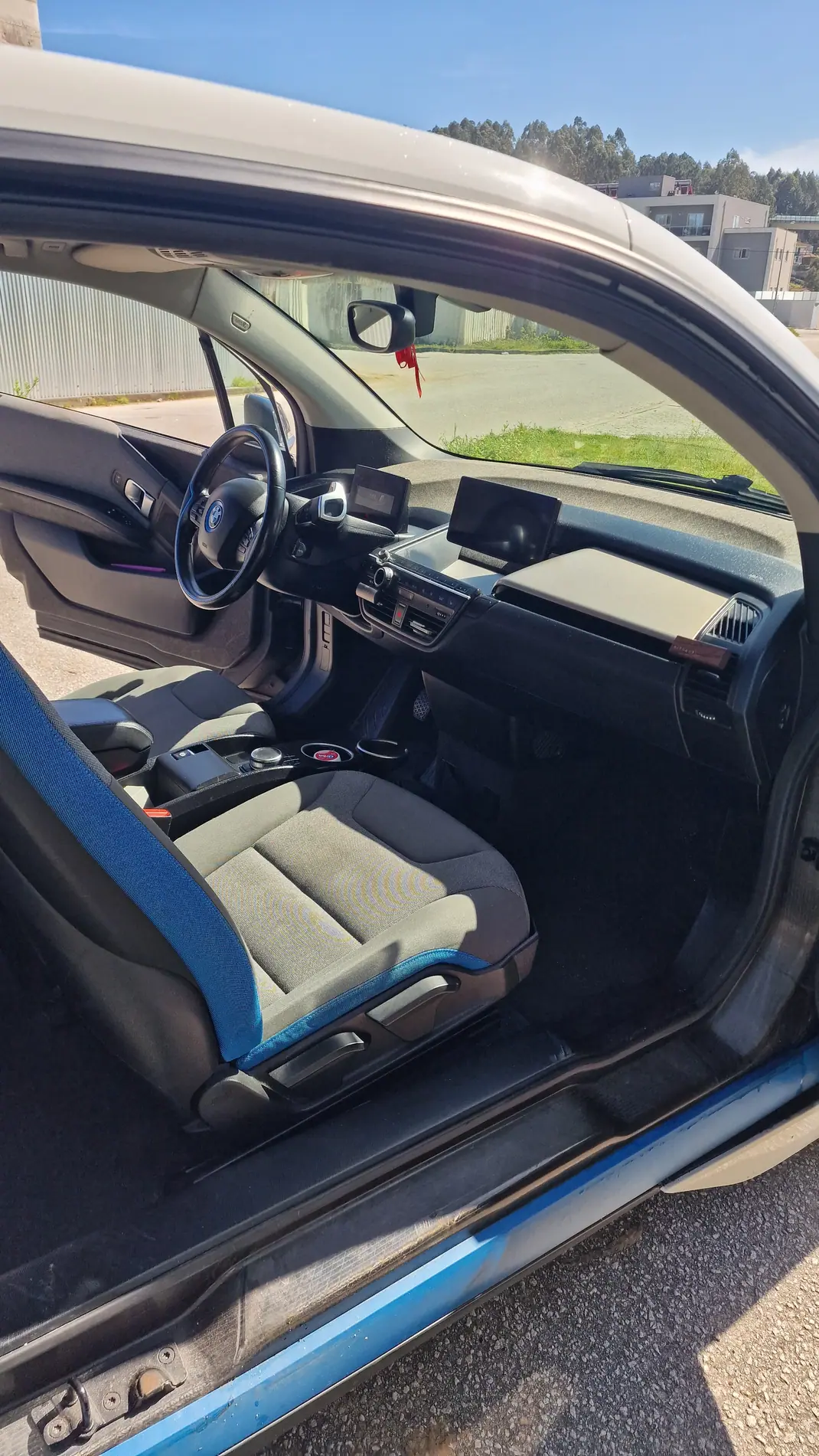 BMW i3 2017 - 19500 EUR, 151000 km - AUTO.MOTO.pt - 151000km - foto 9 de 17