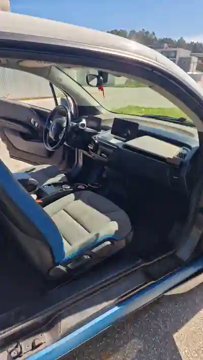 BMW i3 2017 - 19500 EUR, 151000 km - AUTO.MOTO.pt - 151000km - foto 9 de 17