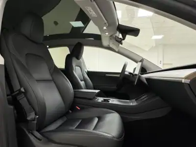 Tesla Model Y 2022 - 34890 EUR, 49800 km - AUTO.MOTO.pt - 49800km - foto 27 de 32