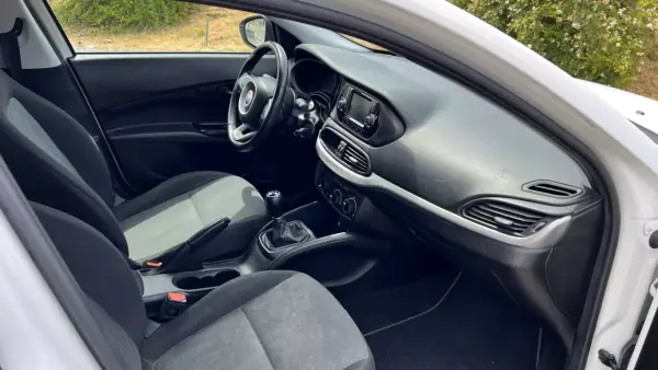 Fiat Tipo 2019 - 8990 EUR, 163458 km - AUTO.MOTO.pt - 163458km - foto 7 de 12