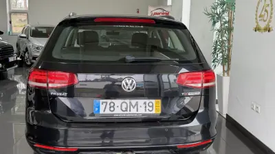 Volkswagen Passat Variant 2015 - 11490 EUR, 200121 km - AUTO.MOTO.pt - 200121km - foto 5 de 37