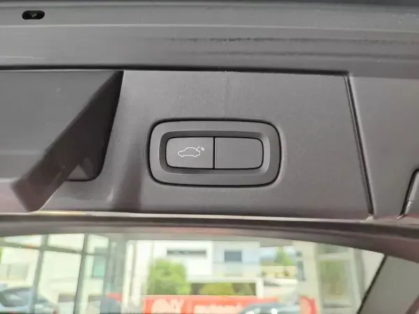 Volvo V90 2018 - 20990 EUR, 188000 km - AUTO.MOTO.pt - 188000km - foto 14 de 35