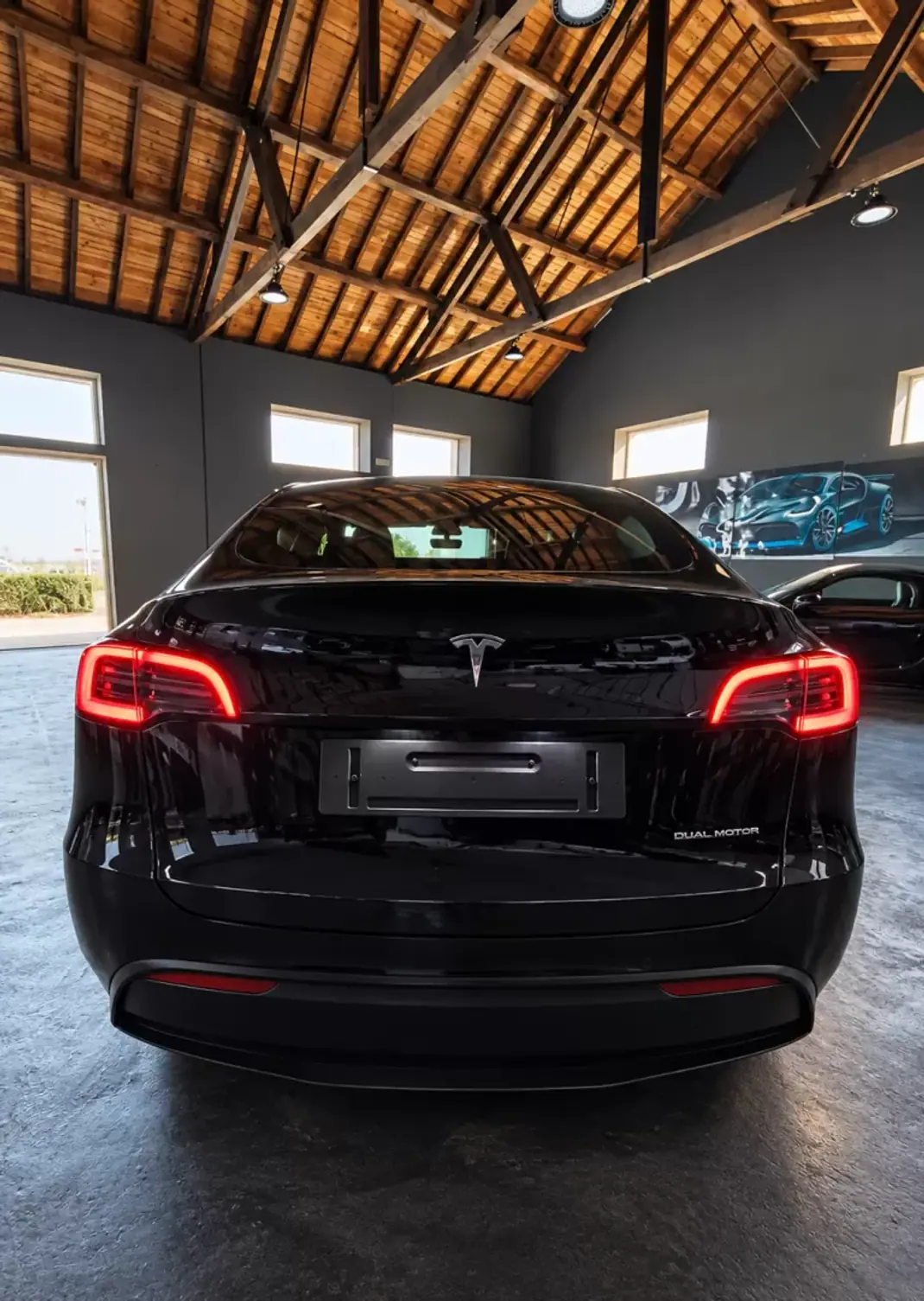 Tesla Model Y 2023 - 38490 EUR, 74953 km - 74953km - foto 25 de 25
