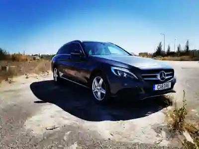 Mercedes-Benz C 200 2015 - 13990 EUR, 238700 km - 238700km - foto 2 de 15