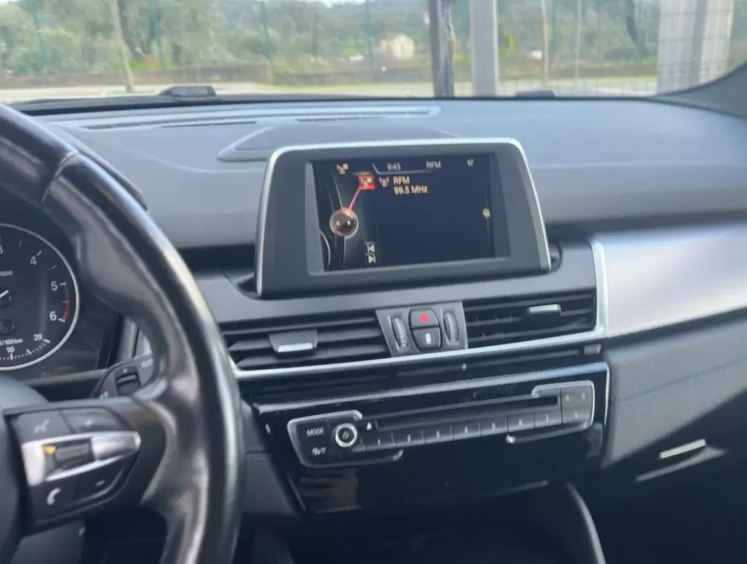 BMW 218 Active Tourer 2015 - 18900 EUR, 130000 km - AUTO.MOTO.pt - 130000km - foto 19 de 25